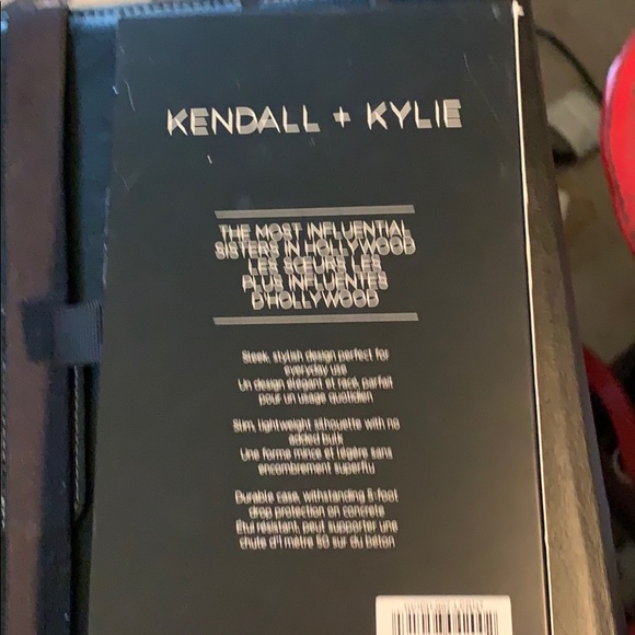 KENDALL + KYLIE IPHONE 8 case - Picture 4 of 5